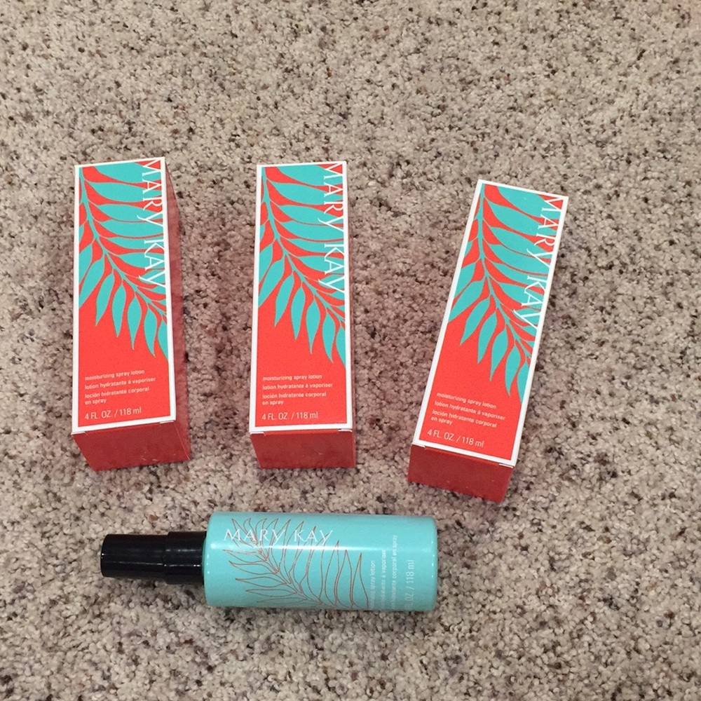Mary Kay moisturizing spray lotion